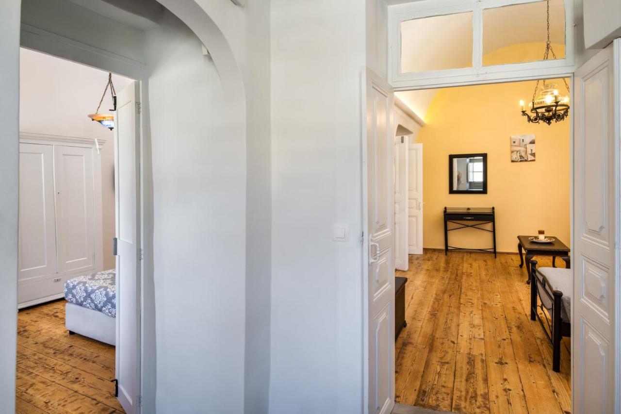 450 Years Castle House For 2-5 People/Jacuzzi Villa Emporio  Buitenkant foto